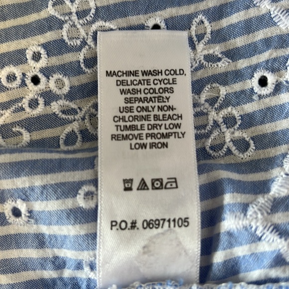 Woman Within Blue/WhiteTunic Blouse Eyelet Embroidered V-neck Pleated NWOT - Picture 8 of 9